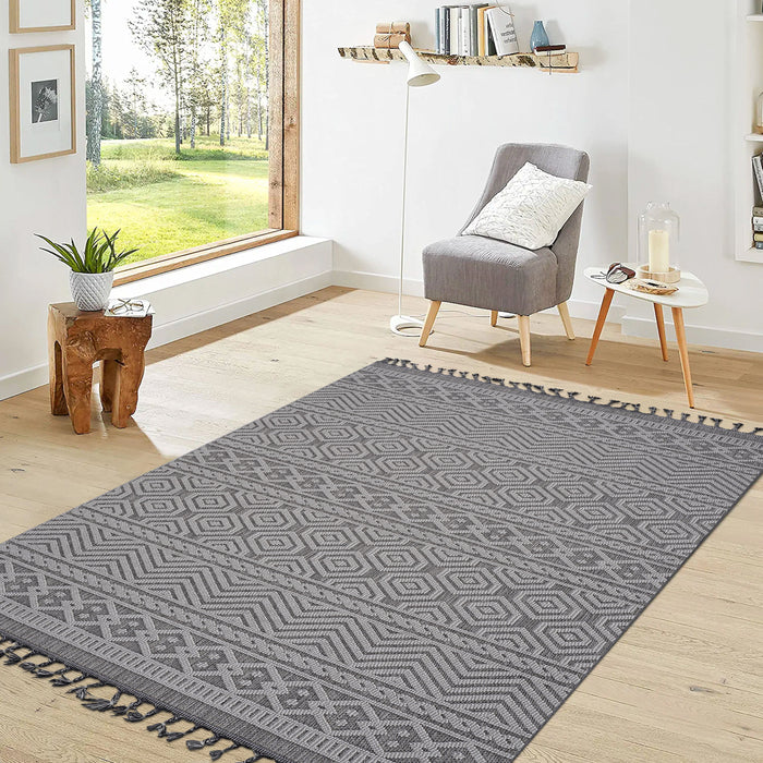 6' x 9' Geometric Indoor / Outdoor Area Rug - Gray / White