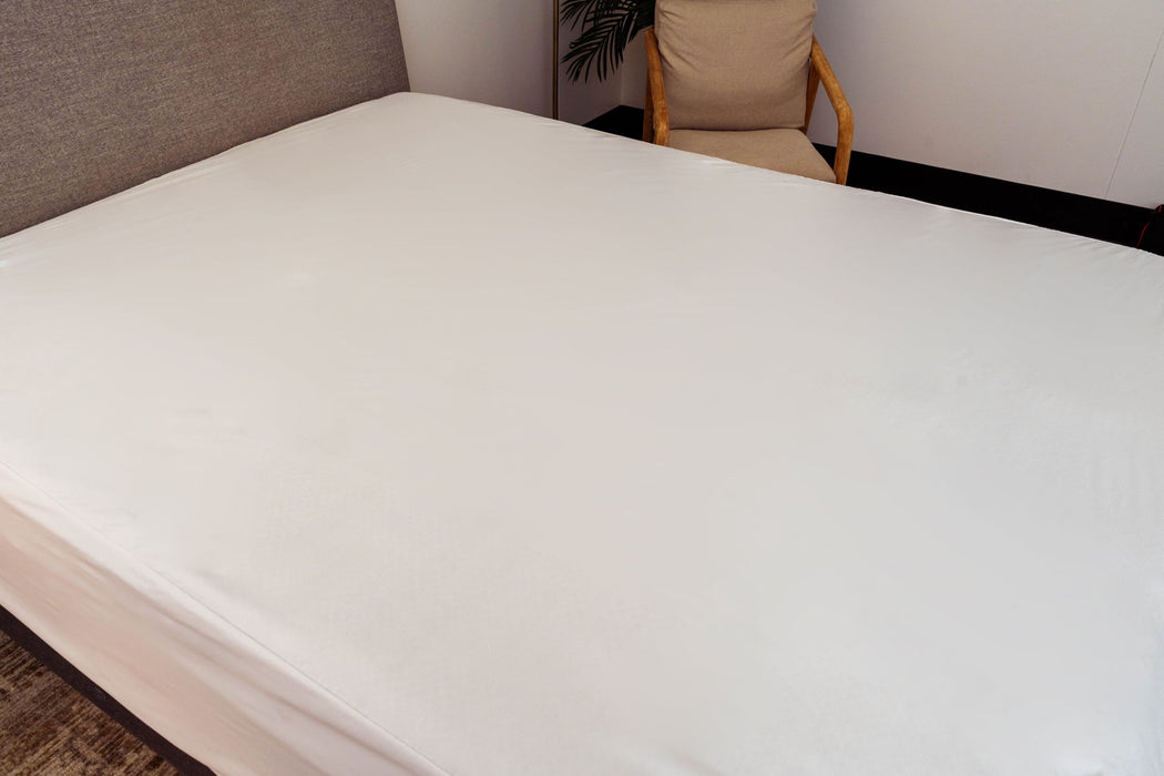 California King Fully Encased Mattress Protector - White