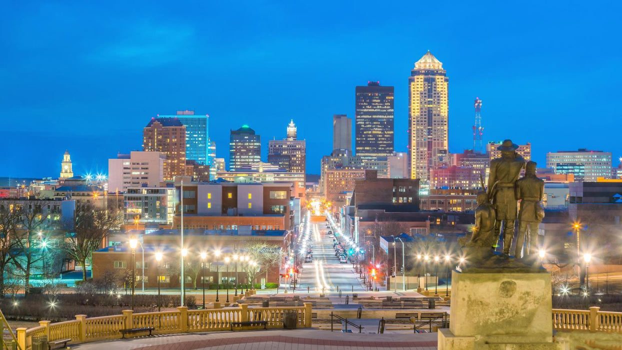 Des Moines Skyline (Small)(Framed) - Blue