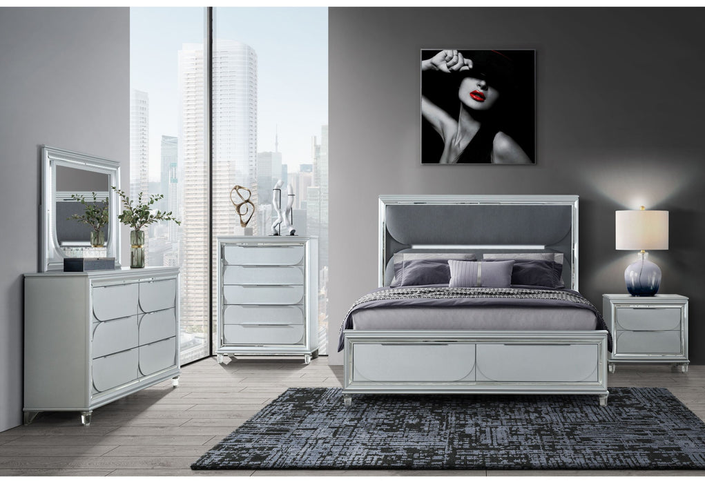 Caleb - 5 Piece King Bedroom Set With LED - Silver