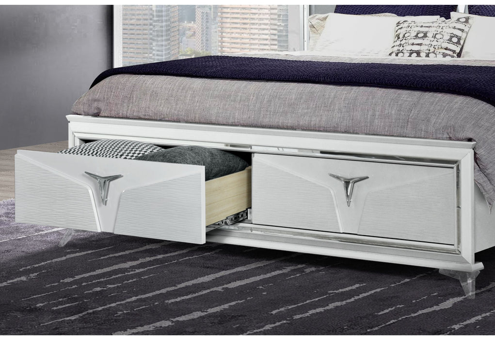 Romo - King Bed With LED - White