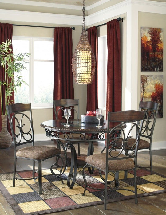 Glambrey - Marrón - 5 piezas. - Mesa de comedor, 4 sillas laterales tapizadas.